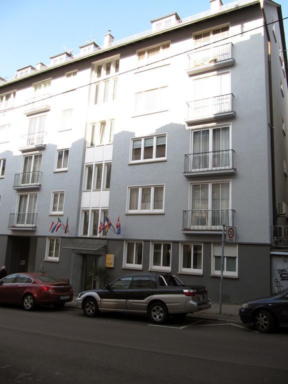 Gaestehaus Ziegler Stoccarda Esterno foto